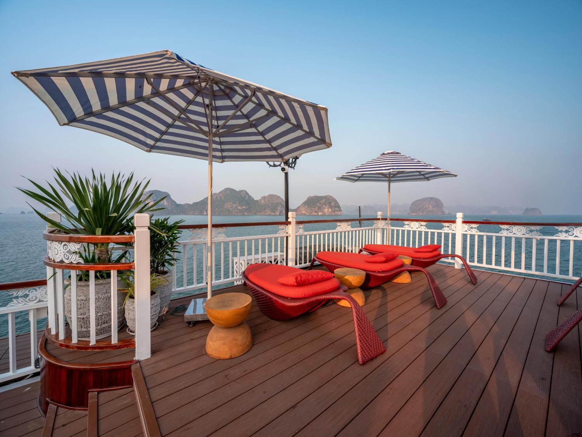 Signature Royal Halong Cruise Hạ Long Exterior foto