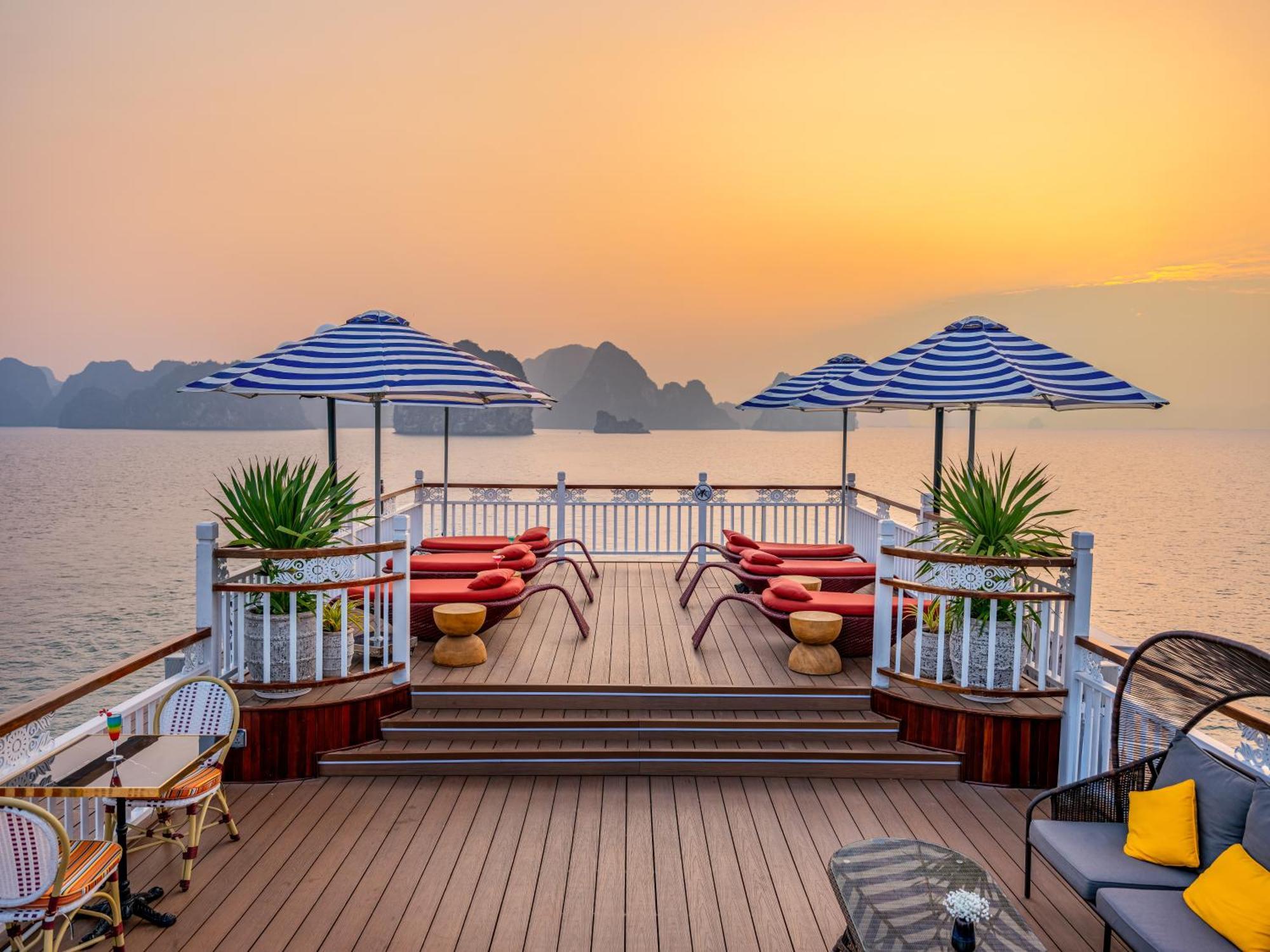 Signature Royal Halong Cruise Hạ Long Exterior foto