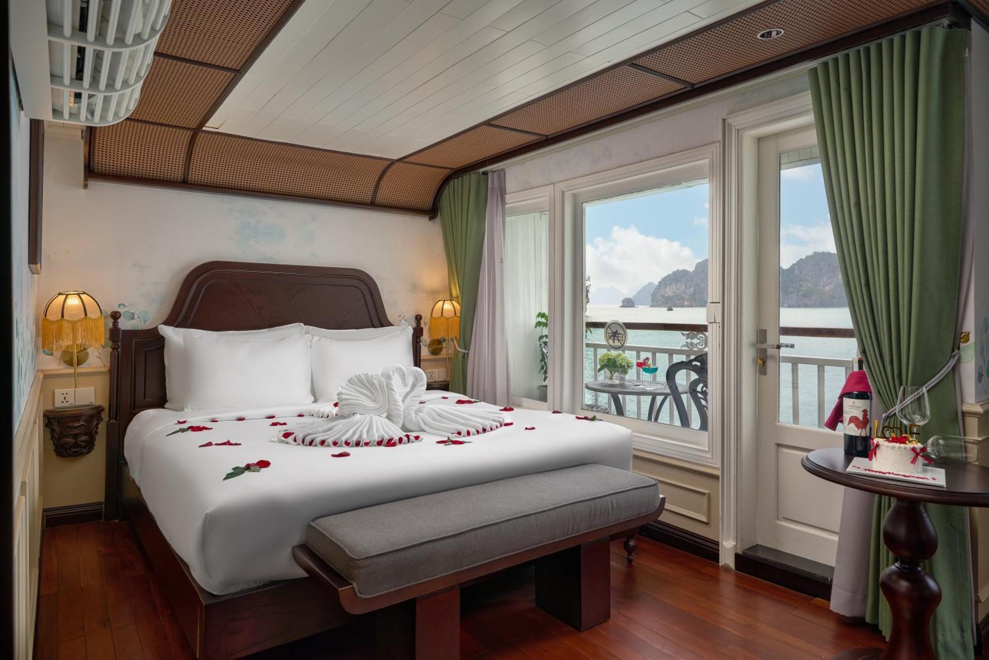 Signature Royal Halong Cruise Hạ Long Exterior foto