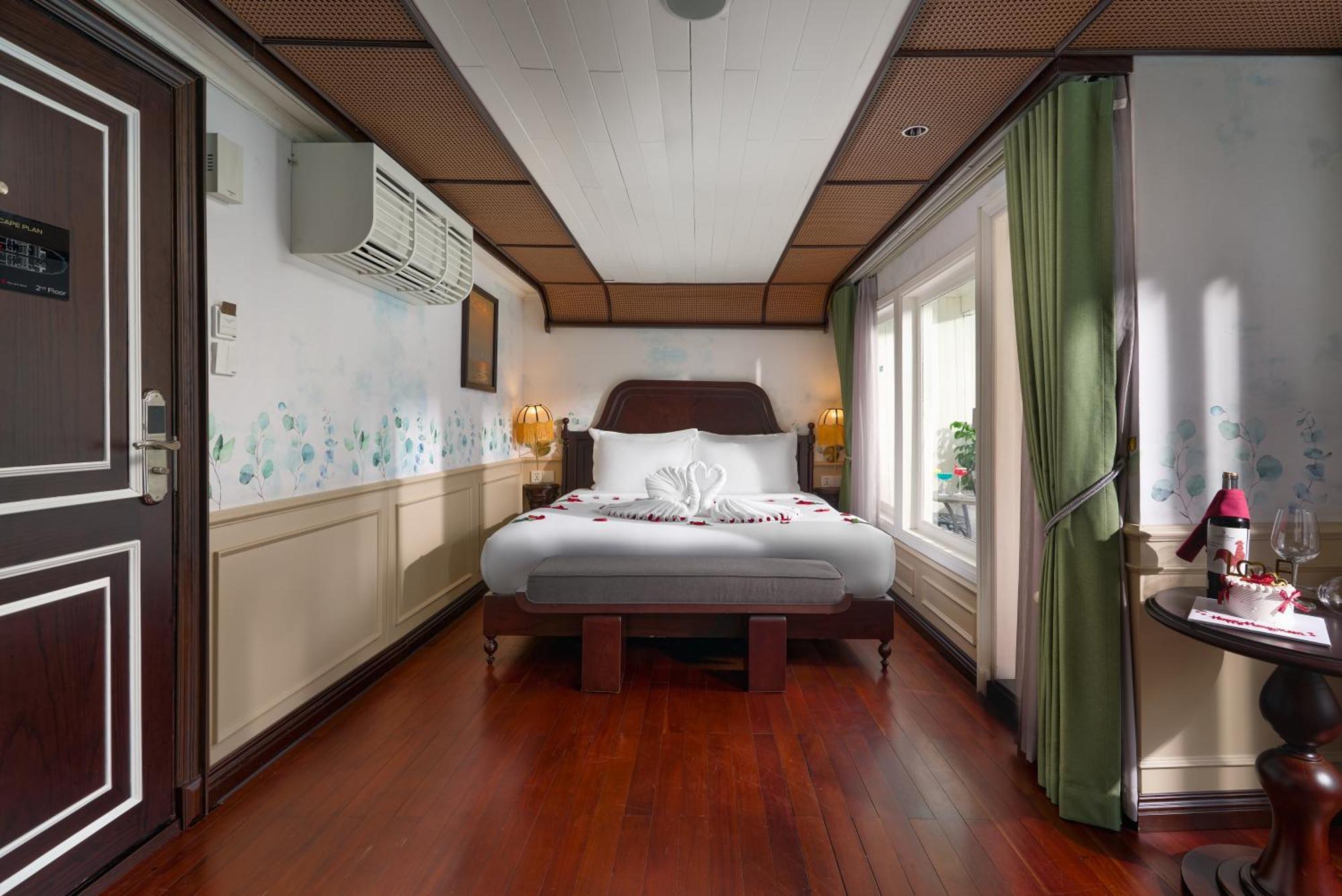 Signature Royal Halong Cruise Hạ Long Exterior foto
