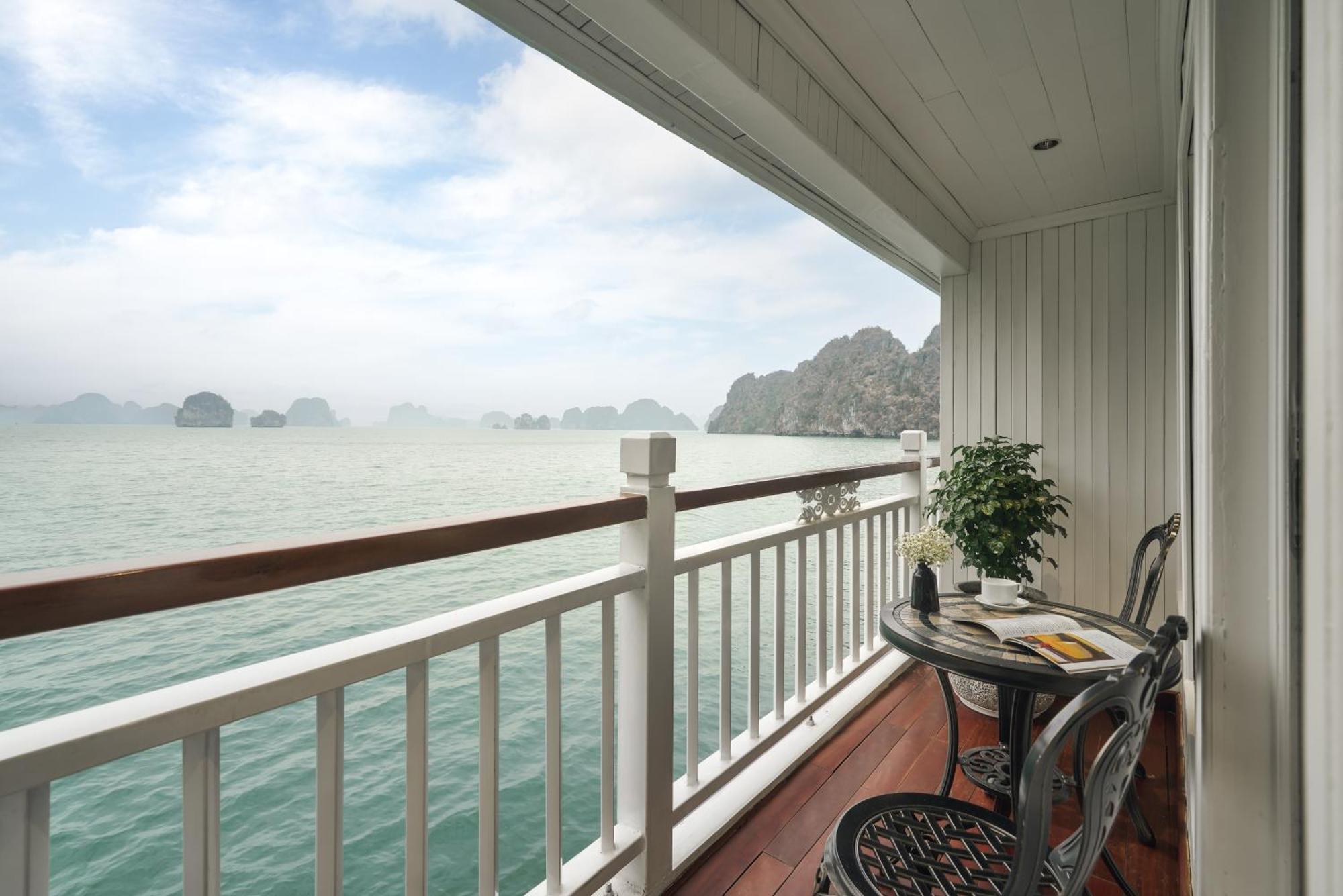 Signature Royal Halong Cruise Hạ Long Exterior foto