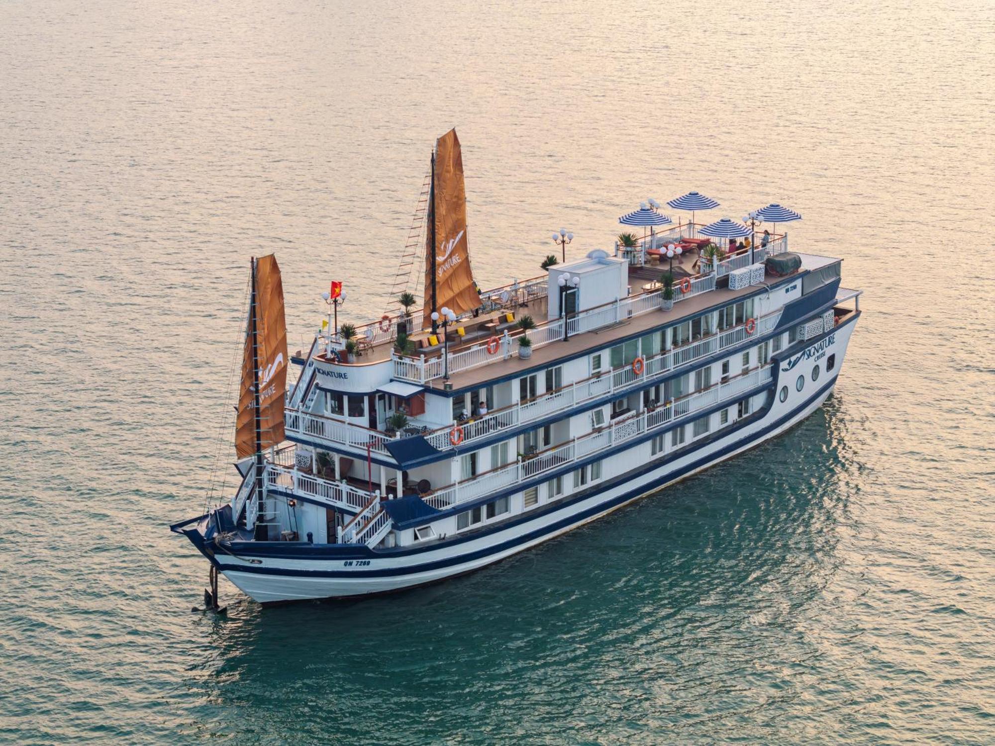 Signature Royal Halong Cruise Hạ Long Exterior foto
