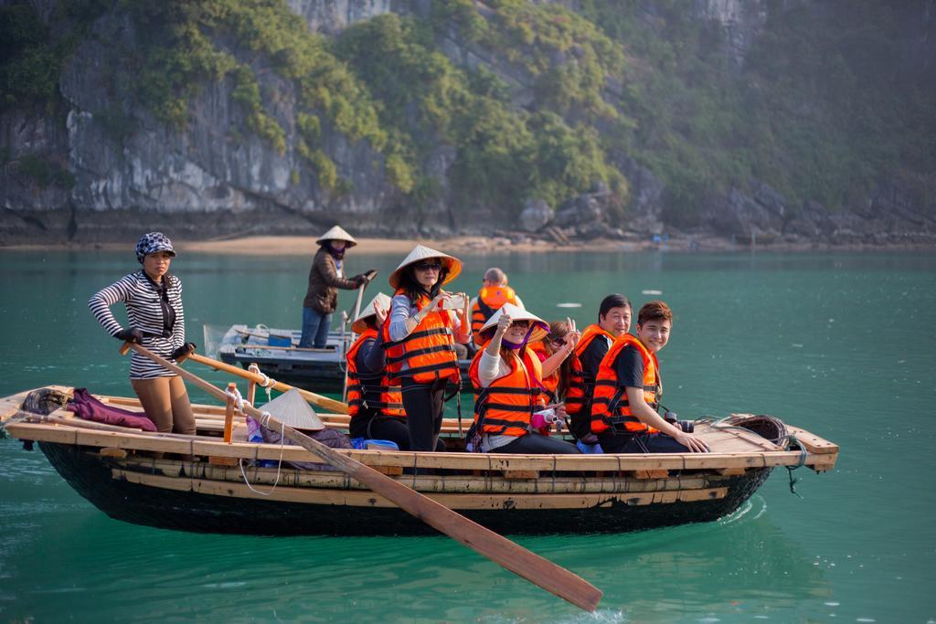 Signature Royal Halong Cruise Hạ Long Exterior foto