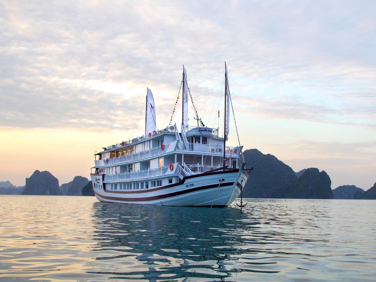 Signature Royal Halong Cruise Hạ Long Exterior foto
